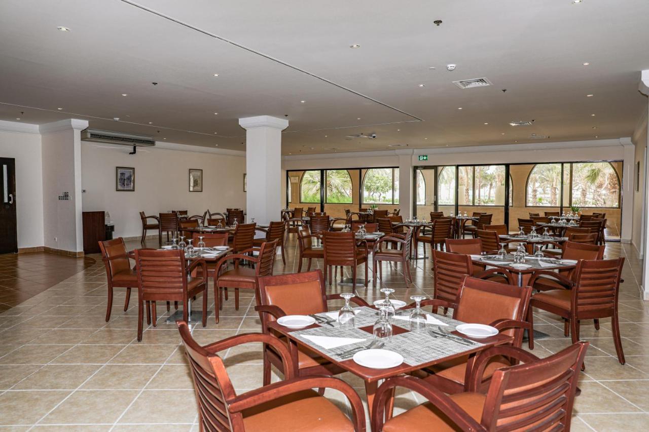 Dhafra Beach Hotel Jebel Dhanna Bagian luar foto