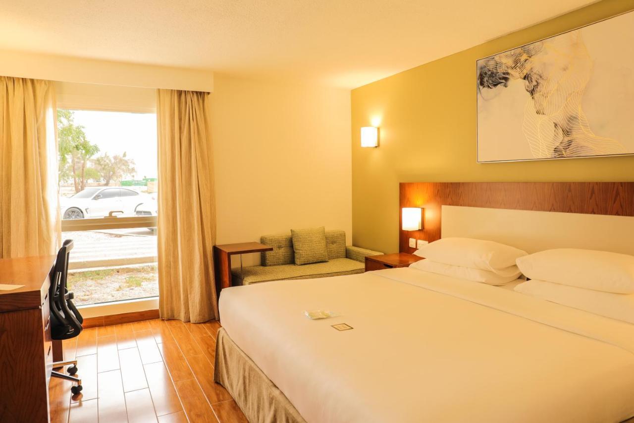 Dhafra Beach Hotel Jebel Dhanna Bagian luar foto