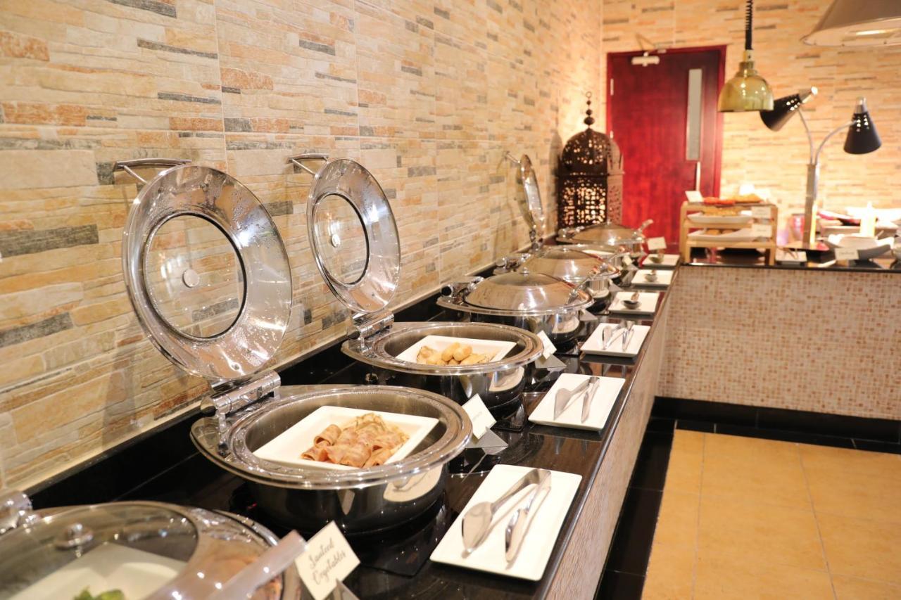 Dhafra Beach Hotel Jebel Dhanna Bagian luar foto