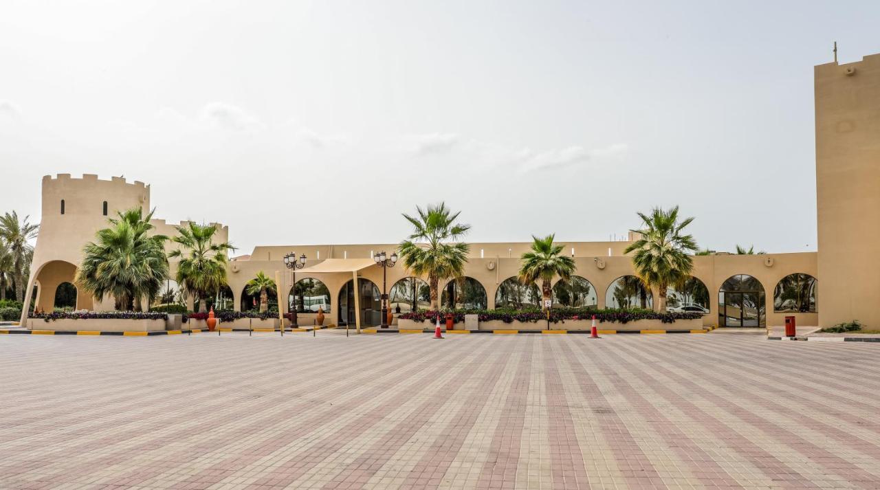 Dhafra Beach Hotel Jebel Dhanna Bagian luar foto