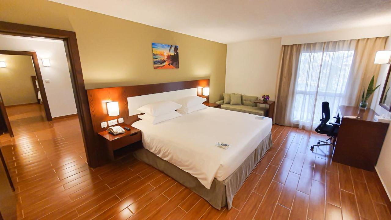 Dhafra Beach Hotel Jebel Dhanna Bagian luar foto