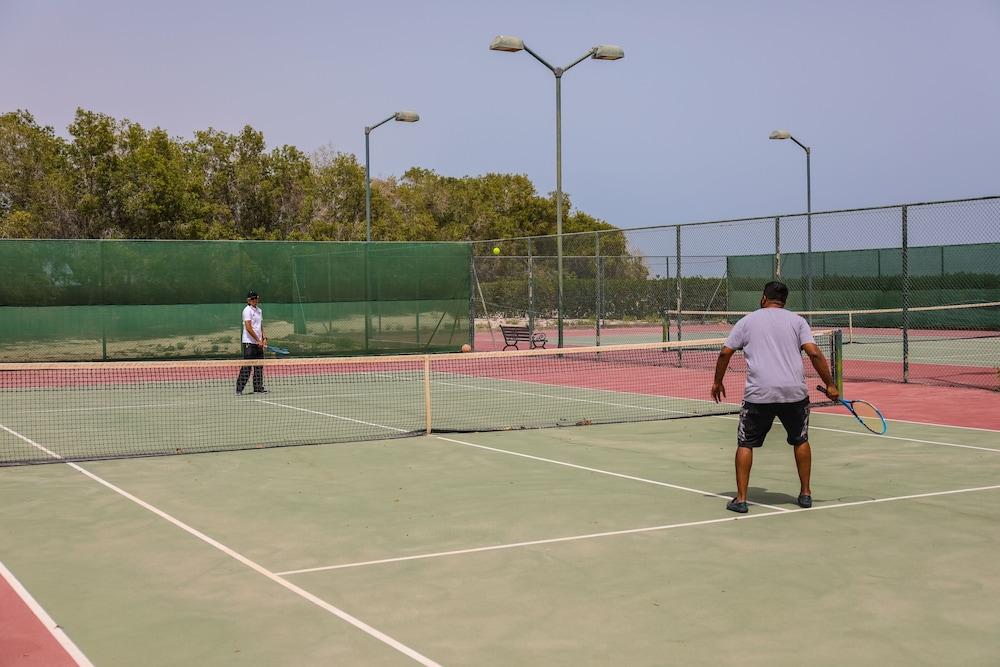 Dhafra Beach Hotel Jebel Dhanna Bagian luar foto